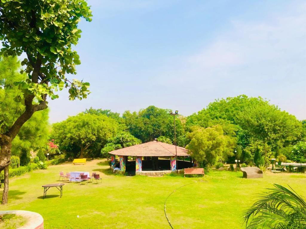 Evergreen Resort Ansal Aravali Gurgaon Exterior foto
